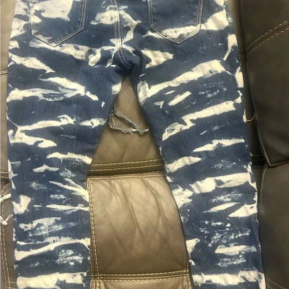 Capris - Picture 2 of 2